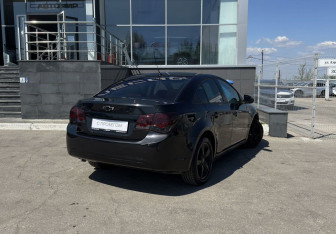 Подержанный автомобиль Chevrolet Cruze Sedan 2013 года (5 фото)