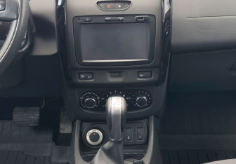 Подержанный автомобиль Renault Duster 2018 года (11 фото)
