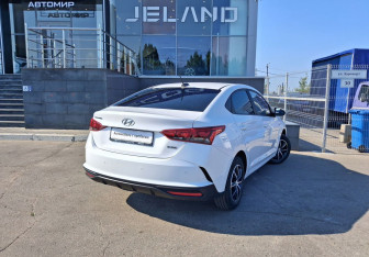 Подержанный автомобиль Hyundai Solaris Sedan 2021 года (5 фото)