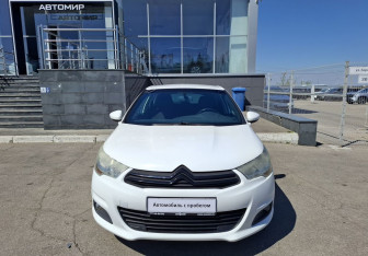 Подержанный автомобиль Citroen C4 Hatchback 2012 года (2 фото)