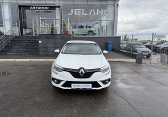 Подержанный автомобиль Renault Megane Wagon 2018 года (2 фото)