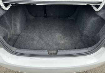 Подержанный автомобиль Volkswagen Polo Sedan 2013 года (15 фото)