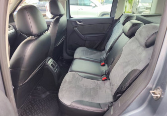 Подержанный автомобиль Skoda Yeti 2011 года (12 фото)