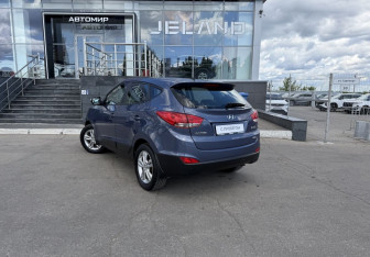 Подержанный автомобиль Hyundai ix35 2013 года (7 фото)