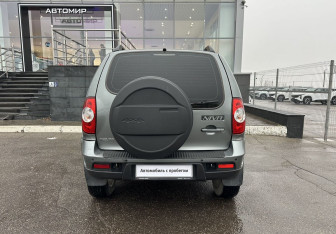 Подержанный автомобиль Chevrolet Niva 2012 года (6 фото)