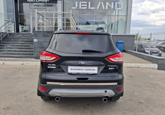 Подержанный автомобиль Ford Kuga 2014 года (6 фото)