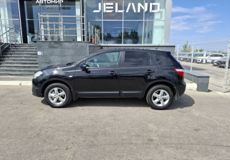 Подержанный автомобиль Nissan Qashqai 2011 года (8 фото)