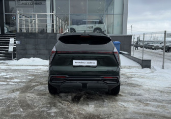 Подержанный автомобиль Geely Atlas 2024 года (6 фото)