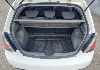 Подержанный автомобиль Kia Rio Sedan 2011 года (15 фото)