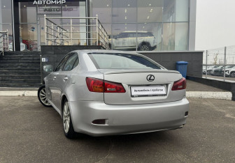 Подержанный автомобиль Lexus IS Sedan 2008 года (7 фото)