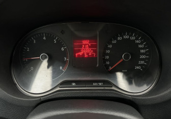 Подержанный автомобиль Volkswagen Polo Sedan 2012 года (9 фото)