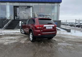 Подержанный автомобиль Jeep Grand Cherokee 2012 года (7 фото)