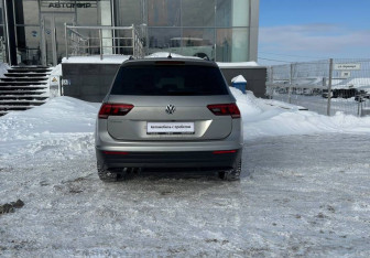 Подержанный автомобиль Volkswagen Tiguan 2020 года (6 фото)