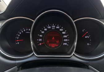 Подержанный автомобиль Kia Ceed Hatchback 2013 года (9 фото)