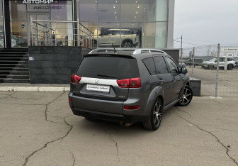 Подержанный автомобиль Peugeot 4007 2011 года (5 фото)