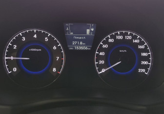 Подержанный автомобиль Hyundai Solaris Hatchback 2011 года (9 фото)