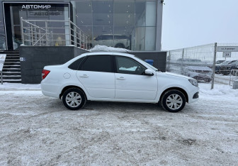 Подержанный автомобиль LADA (ВАЗ) Granta Sedan 2022 года (4 фото)