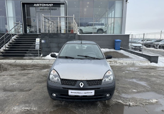 Подержанный автомобиль Renault Symbol 2005 года (2 фото)