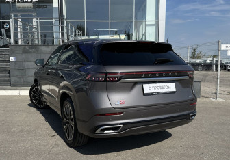 Подержанный автомобиль Jaecoo J8 2024 года (7 фото)