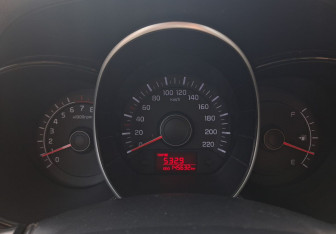 Подержанный автомобиль Kia Rio Sedan 2012 года (9 фото)