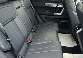 Подержанный автомобиль Jaecoo J7 2024 года (12 фото)