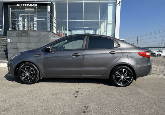 Подержанный автомобиль Kia Rio Sedan 2013 года (8 фото)
