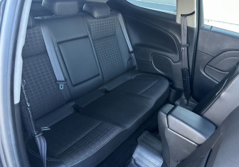 Подержанный автомобиль Opel Astra Hatchback 2013 года (12 фото)