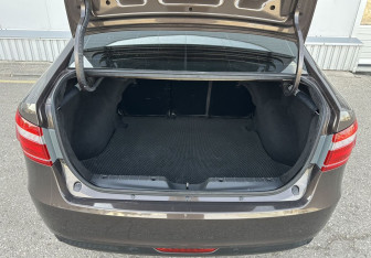 Подержанный автомобиль LADA (ВАЗ) Vesta Sedan 2019 года (15 фото)