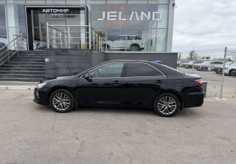 Подержанный автомобиль Toyota Camry Sedan 2015 года (8 фото)