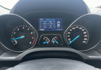 Подержанный автомобиль Ford Kuga 2013 года (9 фото)