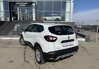 Подержанный автомобиль Renault Kaptur 2016 года (7 фото)
