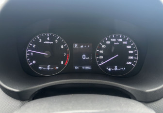 Подержанный автомобиль Hyundai Creta 2017 года (9 фото)