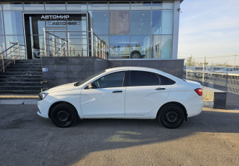 Подержанный автомобиль LADA (ВАЗ) Vesta Sedan 2019 года (8 фото)