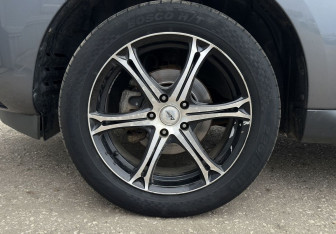 Подержанный автомобиль Peugeot 4007 2011 года (14 фото)