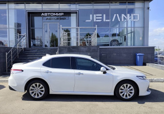 Подержанный автомобиль Toyota Camry Sedan 2020 года (4 фото)