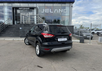 Подержанный автомобиль Ford Kuga 2013 года (7 фото)