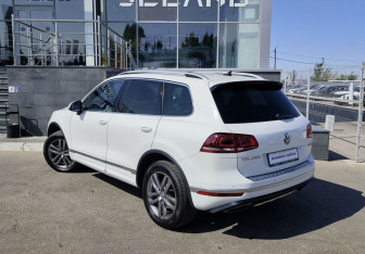 Подержанный автомобиль Volkswagen Touareg 2016 года (7 фото)