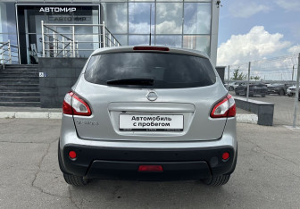 Подержанный автомобиль Nissan Qashqai 2010 года (6 фото)