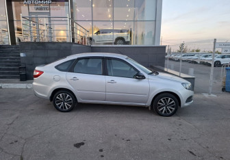 Подержанный автомобиль LADA (ВАЗ) Granta Liftback 2024 года (4 фото)