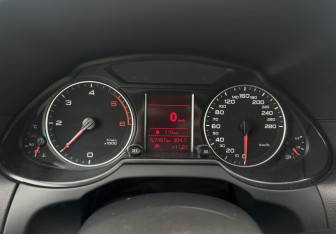 Подержанный автомобиль Audi Q5 2012 года (9 фото)