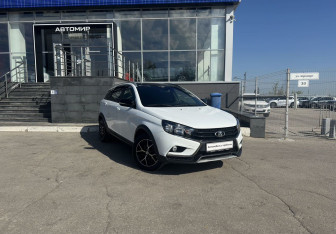 Подержанный автомобиль LADA (ВАЗ) Vesta Wagon 2021 года (3 фото)
