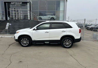 Подержанный автомобиль Kia Sorento 2011 года (8 фото)