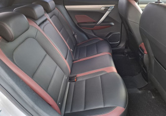 Подержанный автомобиль Geely Coolray 2022 года (12 фото)