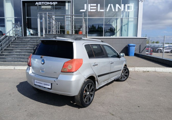 Подержанный автомобиль Geely MK Cross 2014 года (5 фото)