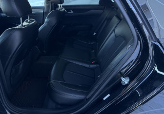 Подержанный автомобиль Kia K5 2021 года (12 фото)