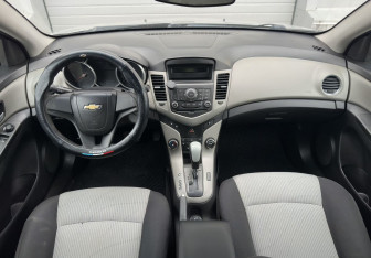 Подержанный автомобиль Chevrolet Cruze Sedan 2011 года (10 фото)