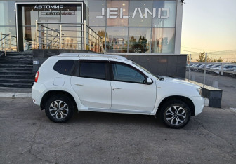 Подержанный автомобиль Nissan Terrano 2017 года (4 фото)