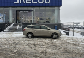 Подержанный автомобиль LADA (ВАЗ) Vesta Wagon 2019 года (4 фото)
