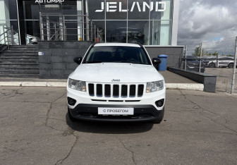 Подержанный автомобиль Jeep Compass 2012 года (2 фото)