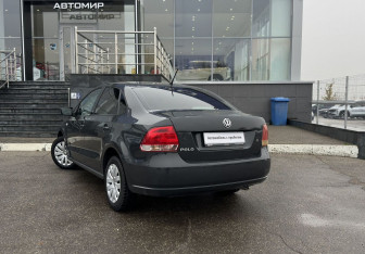 Подержанный автомобиль Volkswagen Polo Sedan 2013 года (7 фото)